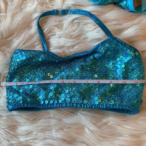 Absolutely gorgeous custom made solo costume. Blue stunner. - Picture 7 of 16